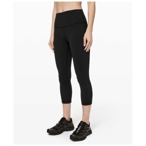 Lululemon Wunder Under High-rise crop leggings size 4. Full on luon.